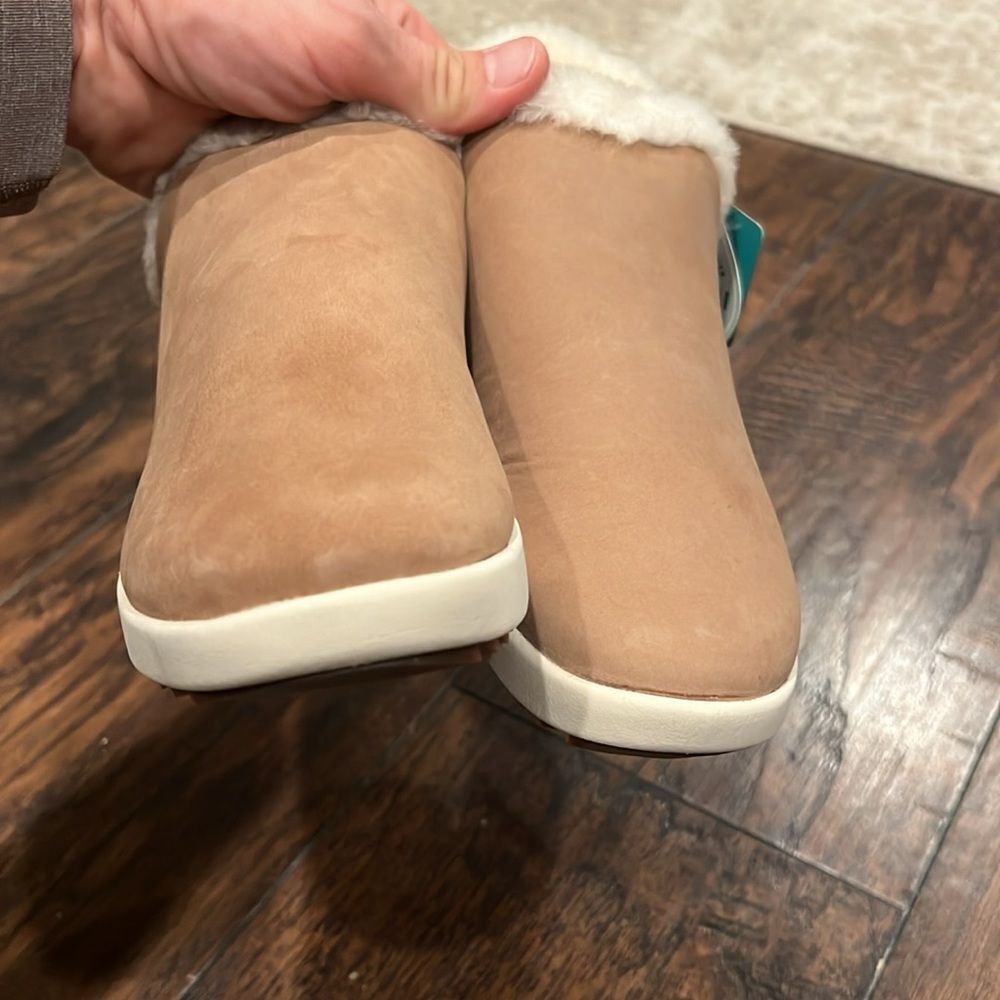 Olukai Mālua Hulu Boots Size 5 Women’s NEW